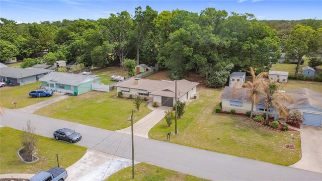 615 THIRD AVENUE, Lady Lake, FL 32159