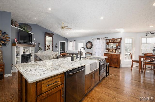 13030 County Road 8250, Rolla, MO 65401