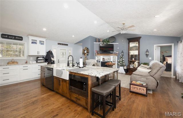 13030 County Road 8250, Rolla, MO 65401