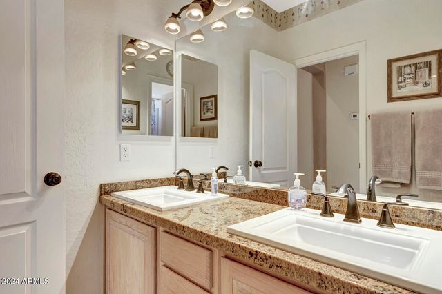 4343 E Mossman Road, Phoenix, AZ 85050