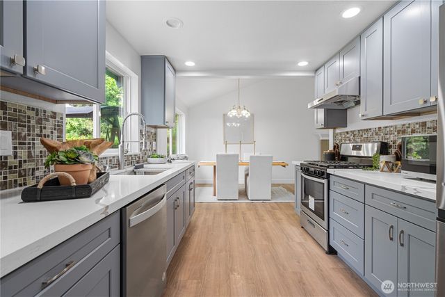 11527 113th PL NE, Kirkland, WA 98033