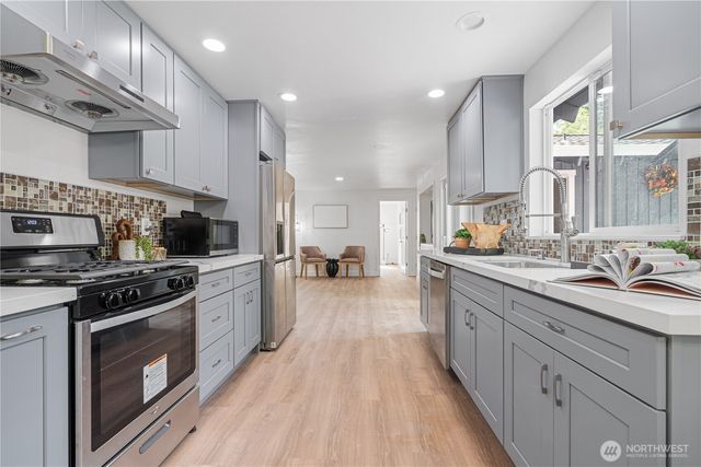 11527 113th PL NE, Kirkland, WA 98033