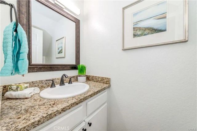 900 W Country View 36, La Habra, CA 90631