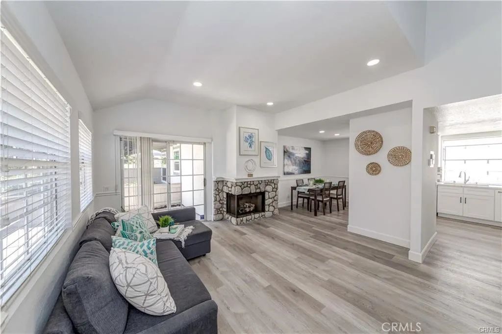 900 W Country View 36, La Habra, CA 90631