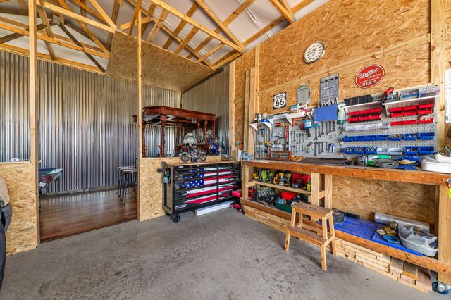 2088 Garner Rd, Mount Pleasant, TN 38474