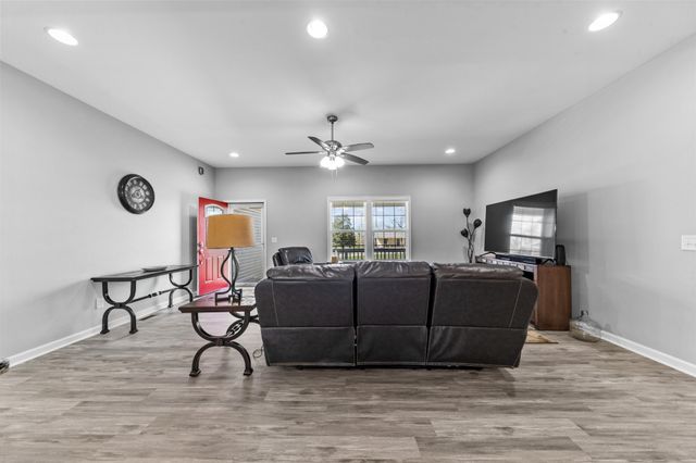 2088 Garner Rd, Mount Pleasant, TN 38474