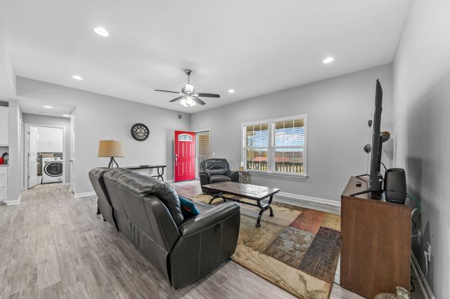 2088 Garner Rd, Mount Pleasant, TN 38474