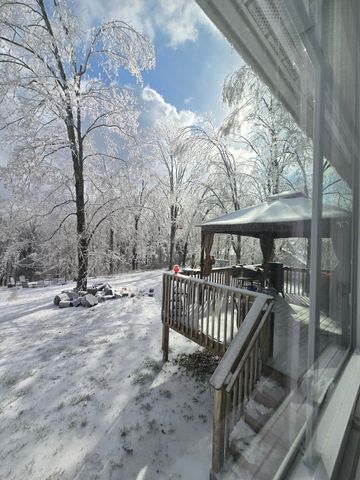 2088 Garner Rd, Mount Pleasant, TN 38474