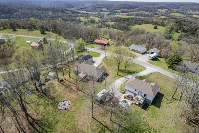 2088 Garner Rd, Mount Pleasant, TN 38474