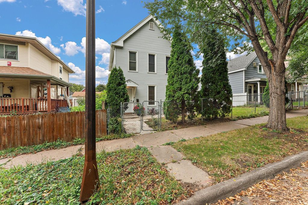 601 Sims Avenue, Saint Paul, MN 55130 — exterior