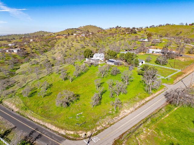 9739 Carrizo Way, La Grange, CA 95329