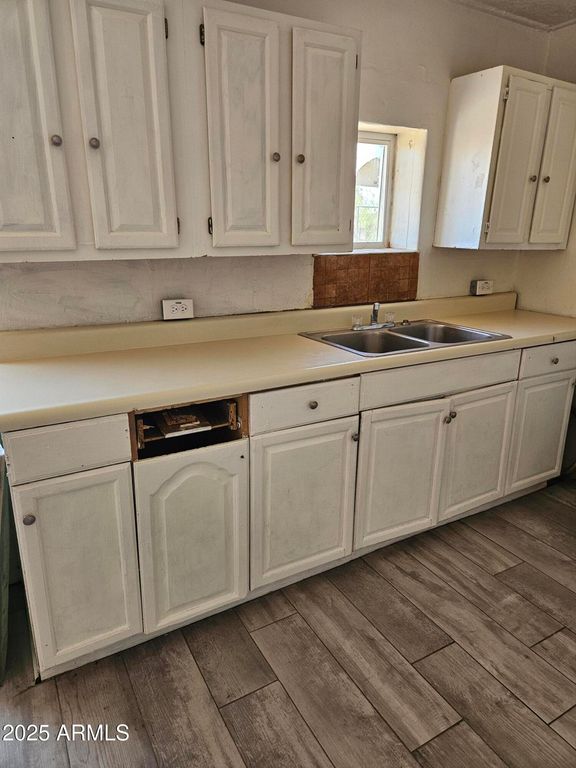 216 N MYERS Boulevard, Eloy, AZ 85131