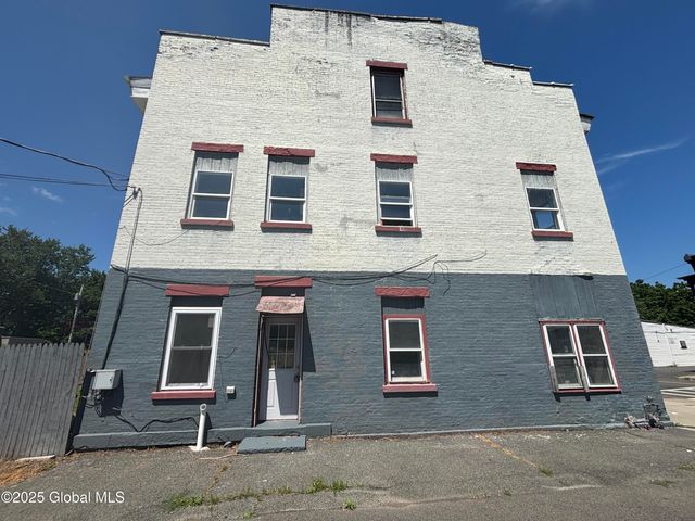 663 2nd Avenue 3, Troy, NY 12182