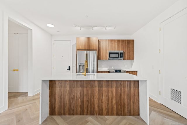 100 East Putnam Avenue 304, Greenwich, CT 06807