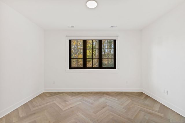 100 East Putnam Avenue 304, Greenwich, CT 06807