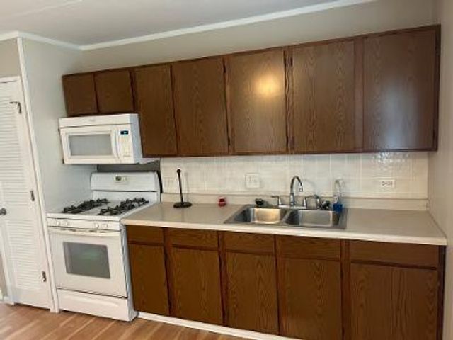 225 Nippert Avenue 225, Romeoville, IL 60446