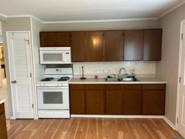 225 Nippert Avenue 225, Romeoville, IL 60446