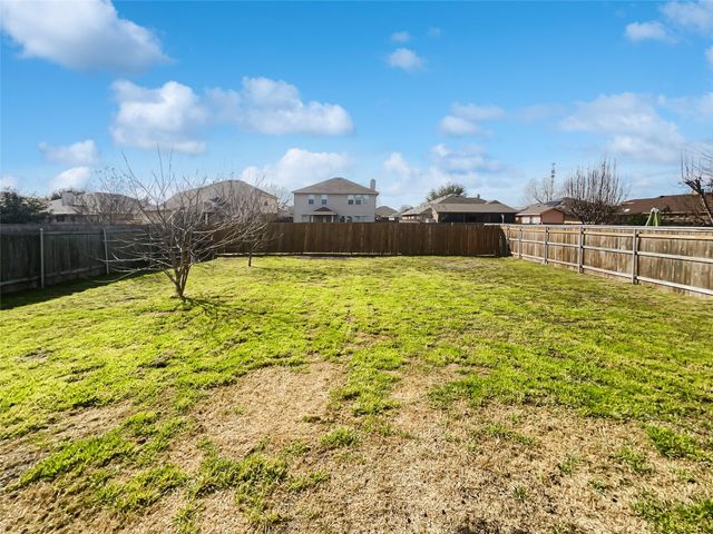 127 Campos DR, Hutto, TX 78634