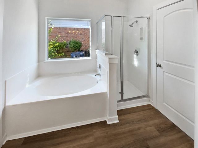 127 Campos DR, Hutto, TX 78634