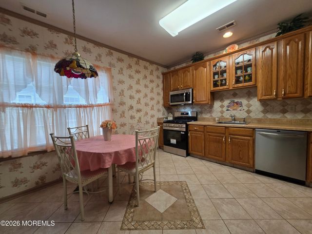 21 Provence Drive, Manchester, NJ 08759