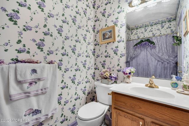 21 Provence Drive, Manchester, NJ 08759