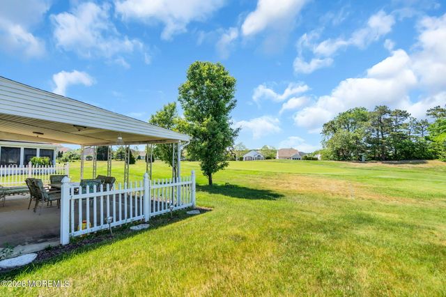21 Provence Drive, Manchester, NJ 08759