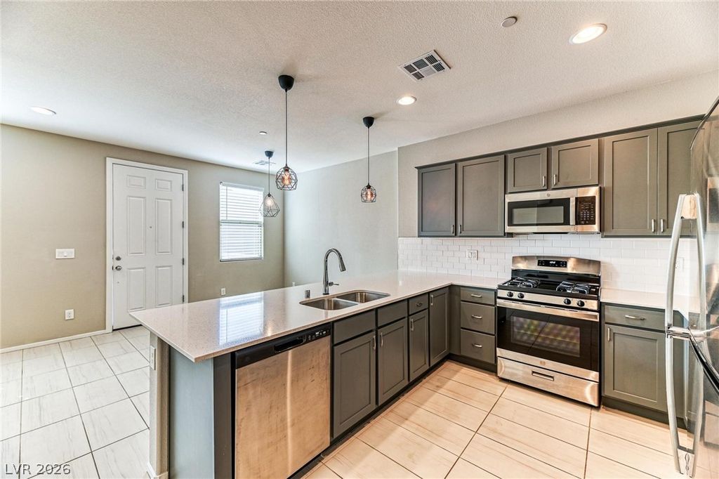 667 Sleeping City Avenue, Henderson, NV 89015 — photo 4