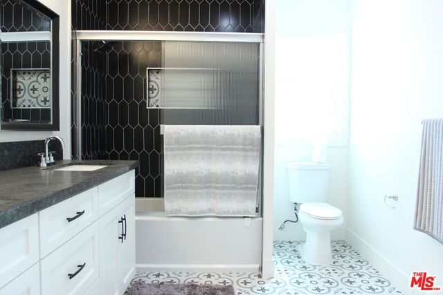 433 S Wilton Place, Los Angeles, CA 90020