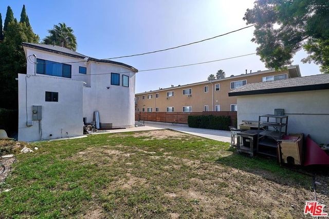433 S Wilton Place, Los Angeles, CA 90020