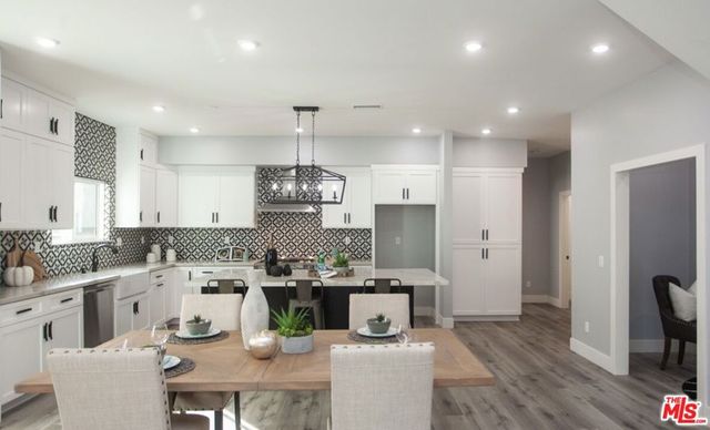 433 S Wilton Place, Los Angeles, CA 90020