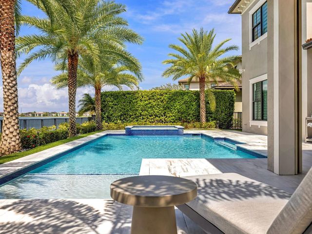 11661 W Watercrest Cir Circle W, Parkland, FL 33076