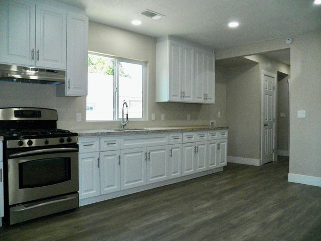3541 21st Ave, Sacramento, CA 95820