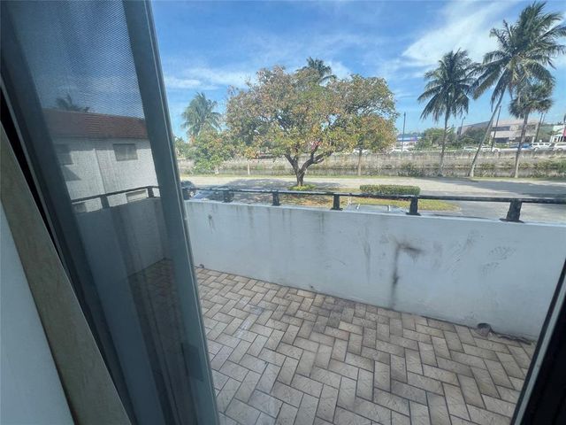 230 SW 1st Street G-8, Pompano Beach, FL 33060