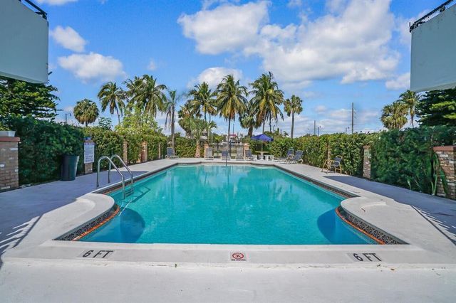230 SW 1st Street G-8, Pompano Beach, FL 33060