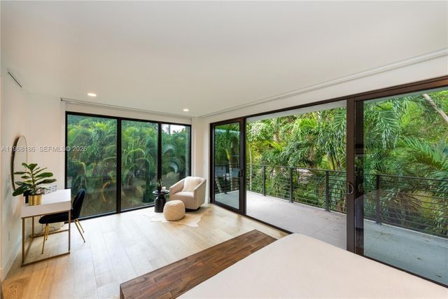 2550 Overbrook St 0, Miami, FL 33133