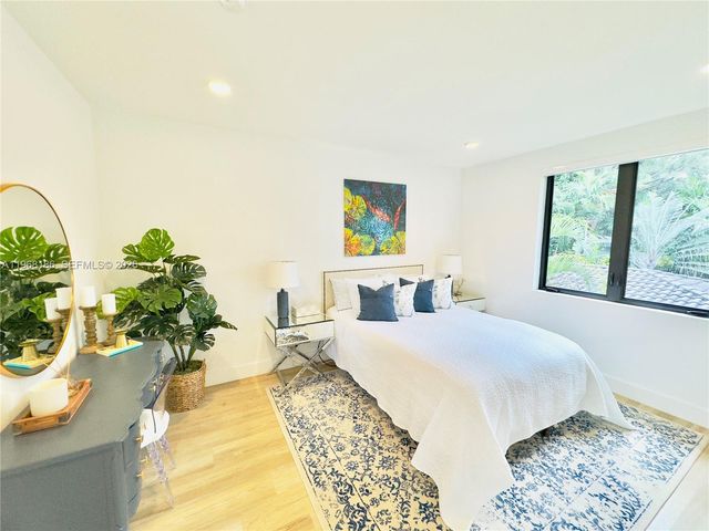 2550 Overbrook St 0, Miami, FL 33133