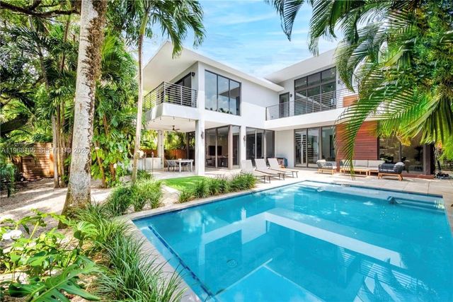 2550 Overbrook St 0, Miami, FL 33133