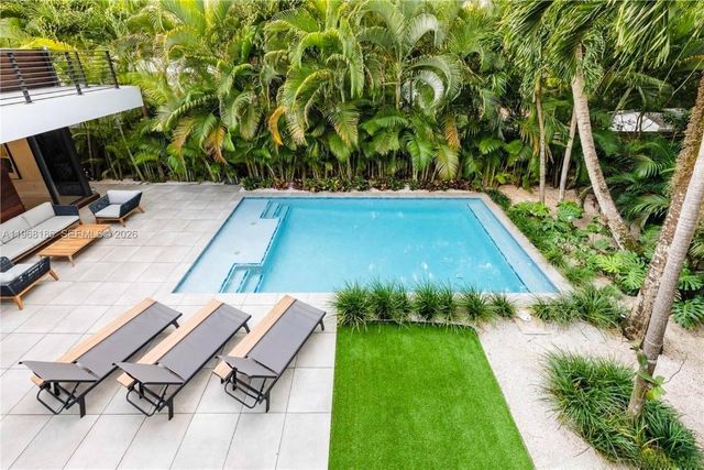 2550 Overbrook St 0, Miami, FL 33133