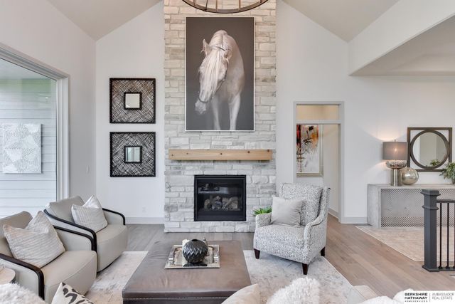 10602 S 126th Court, Papillion, NE 68138