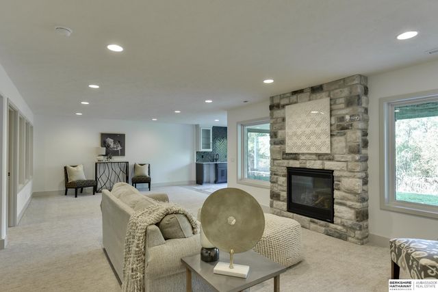 10602 S 126th Court, Papillion, NE 68138