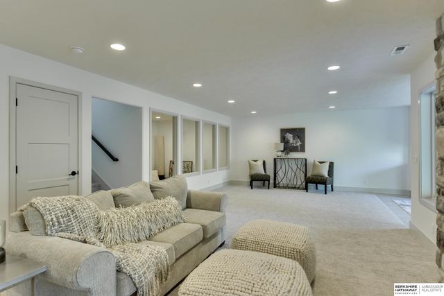 10602 S 126th Court, Papillion, NE 68138