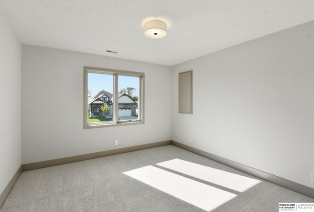 10602 S 126th Court, Papillion, NE 68138