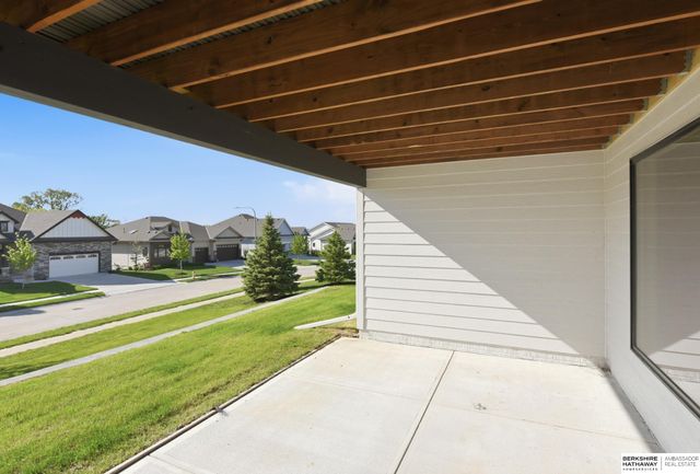 10602 S 126th Court, Papillion, NE 68138