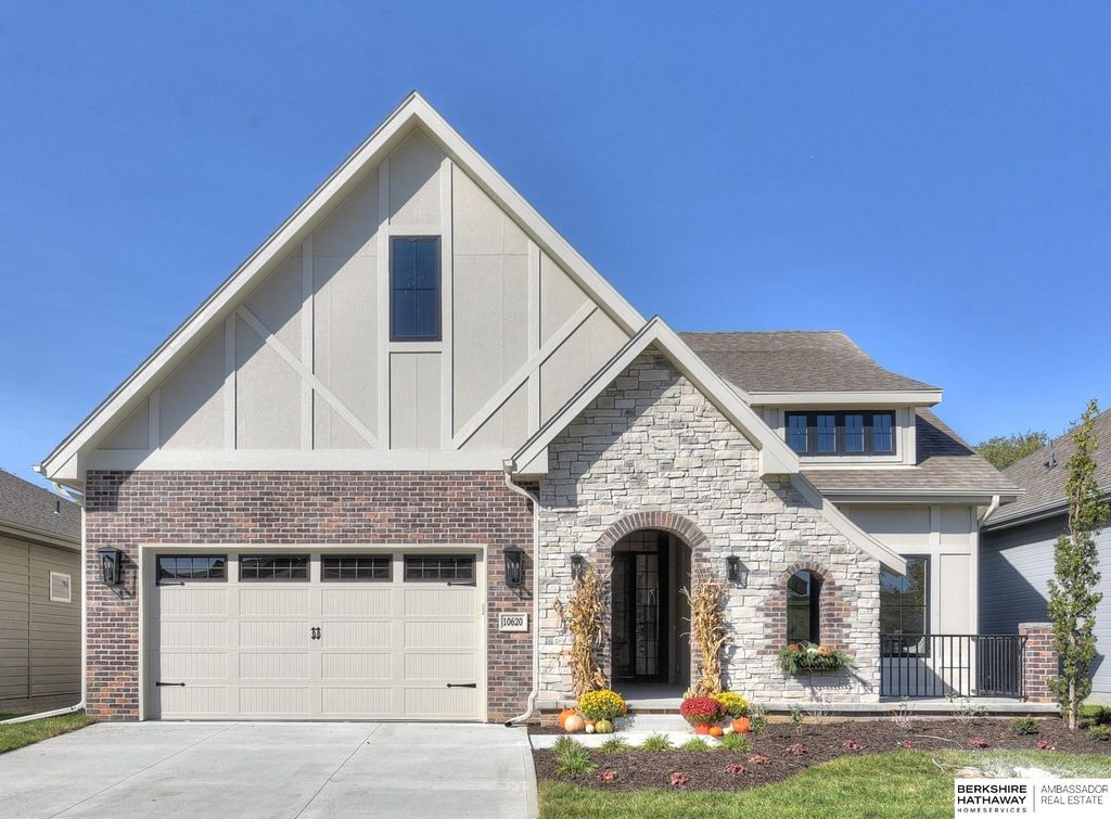 10602 S 126th Court, Papillion, NE 68138