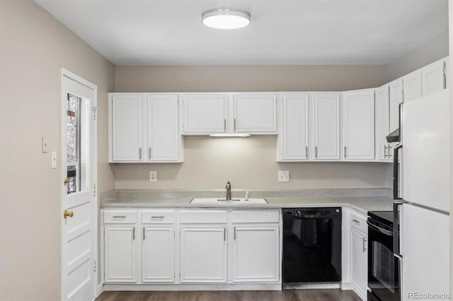 2013 S Yank Way, Lakewood, CO 80228