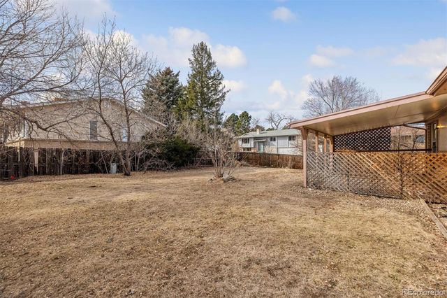 2013 S Yank Way, Lakewood, CO 80228