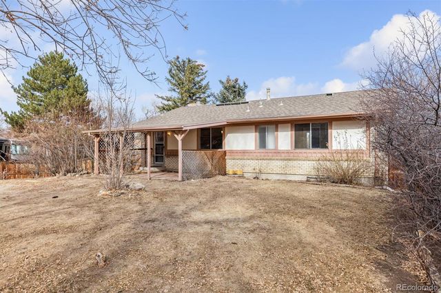 2013 S Yank Way, Lakewood, CO 80228