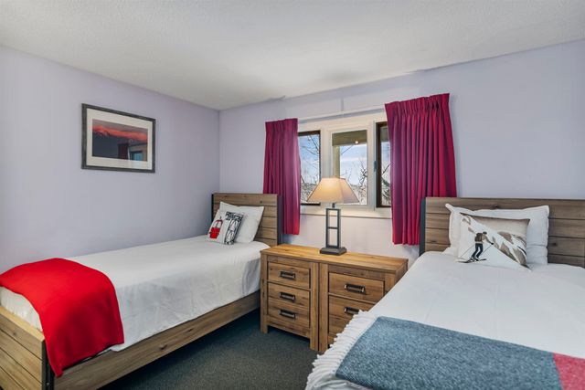 220 Mountainside Drive E203, Stowe, VT 05672