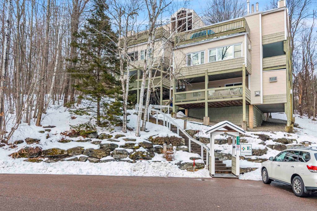 220 Mountainside Drive E203, Stowe, VT 05672