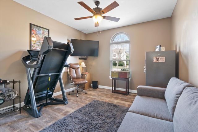 4107 TREETOP LN, Columbia, MO 65202
